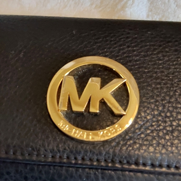🌺 NEW Michael Kors Black Pebbled Leather Wallet - Picture 12 of 12